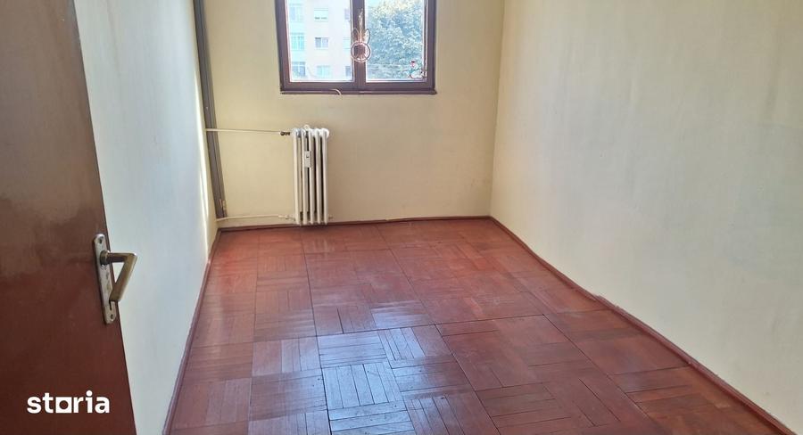 Apartament 3 camere de inchiriat in Vlaicu etaj 2 - 1