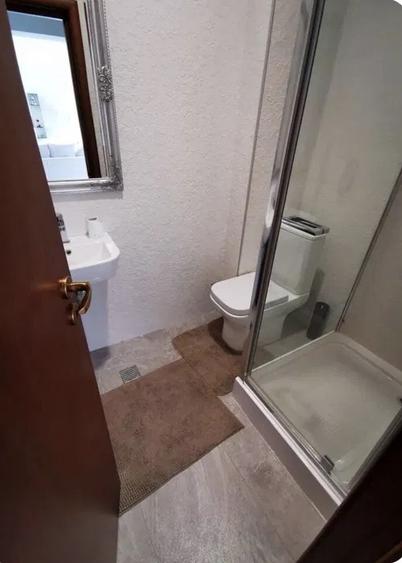 Apartament cu 3 camere semidecomandat, mobilat în Herăstrău