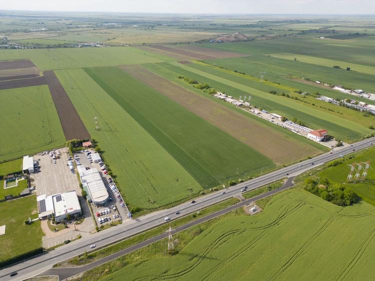 Teren de 16575 mp, în Central