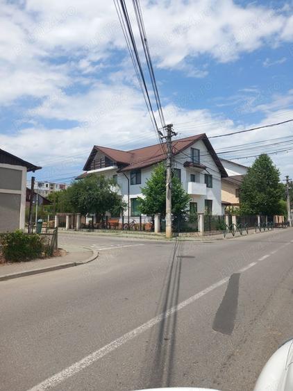 Casă cu 6 camere cu Teren 500 Mp în Vălenii de Munte