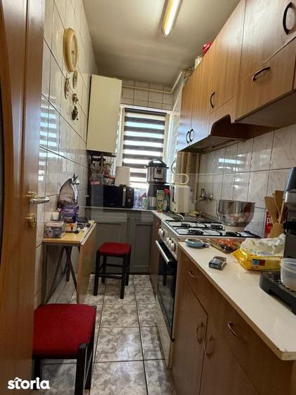 Apartament cu 3 camere, mobilat în Florilor