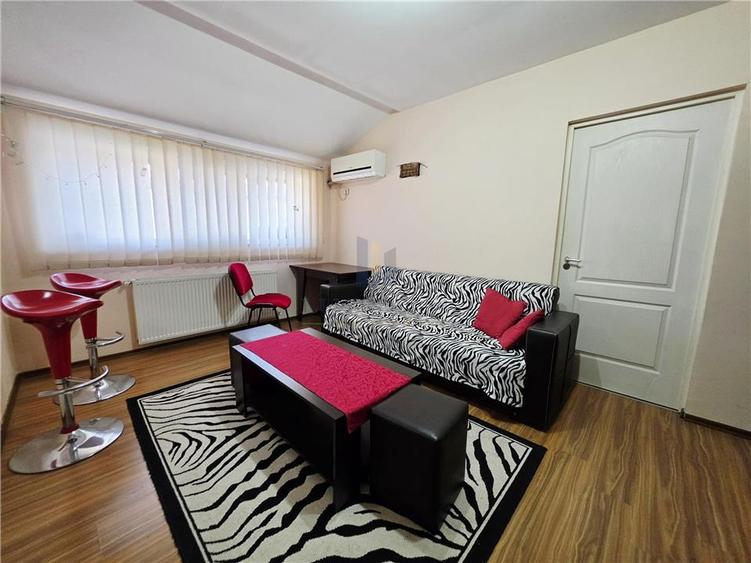 Apartament cu 2 camere semidecomandat în Girocului