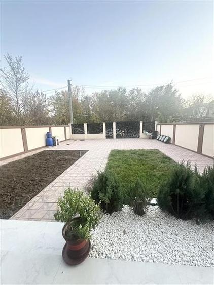 Casă individuală cu 10 camere cu Canalizare în Nord