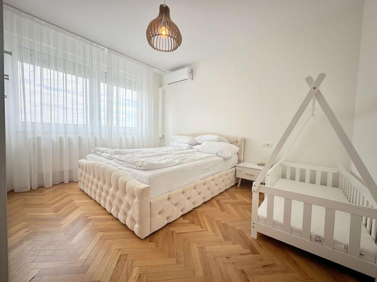 Apartament cu 3 camere decomandat, mobilat în Ultracentral