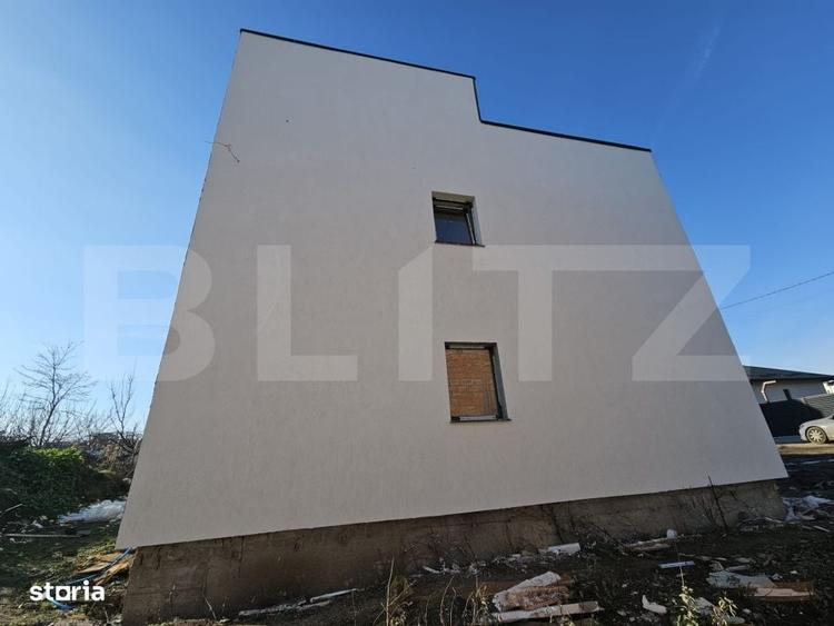 Casă cu 4 camere cu Teren 300 Mp în Valea Lupului