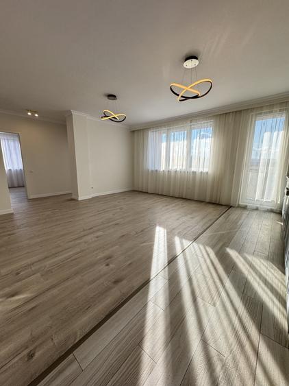 Apartament cu 4 camere semidecomandat, mobilat în Florești