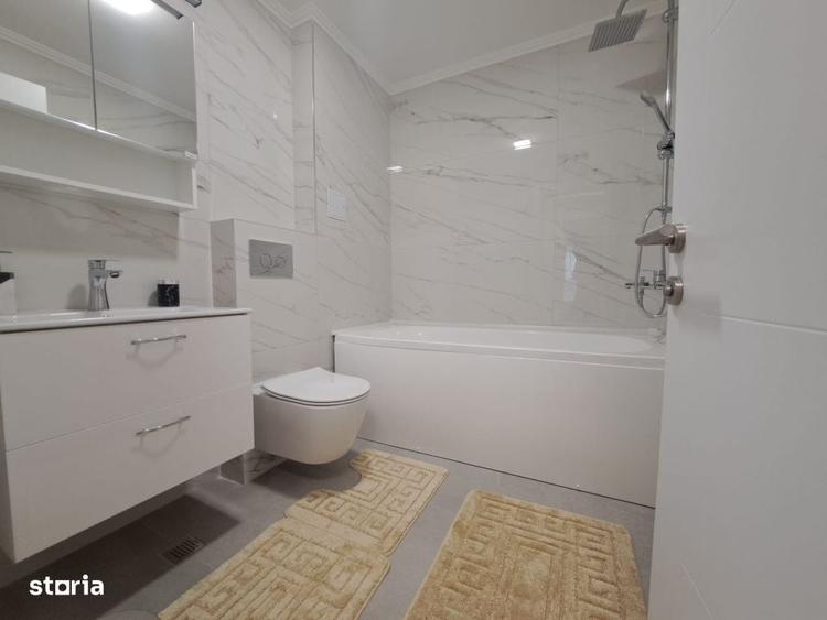 Apartament cu 3 camere decomandat în Energia