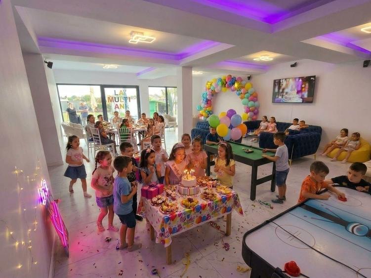Casă cu 2 camere cu Teren 800 Mp în Domnești