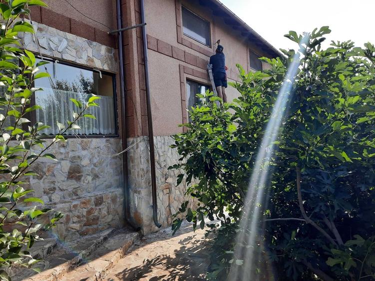 Casă cu 4 camere cu Teren 2665 Mp în Central