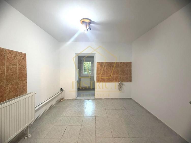 Apartament cu 3 camere decomandat, mobilat în Aradului