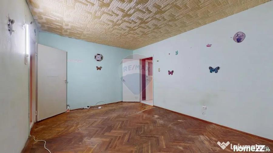 Apartament cu 3 camere semidecomandat în Electroprecizia