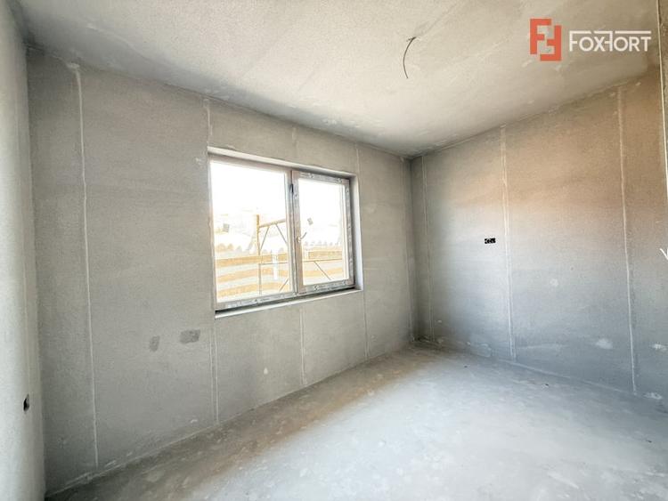Duplex cu 4 camere cu Canalizare în Săcălaz