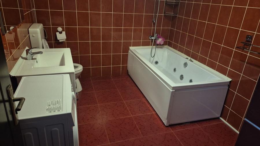 Apartament cu 3 camere decomandat în Ștrand