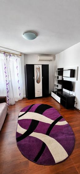 Apartament cu 2 camere semidecomandat în Republicii