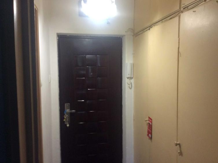 Garsonieră semidecomandată în Gara de Nord