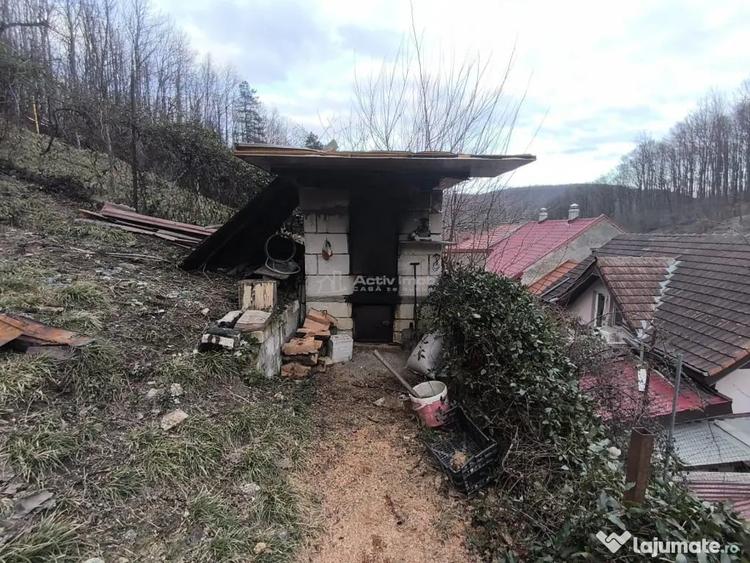 Casă cu 5 camere cu Teren 180 Mp în Muncitoresc