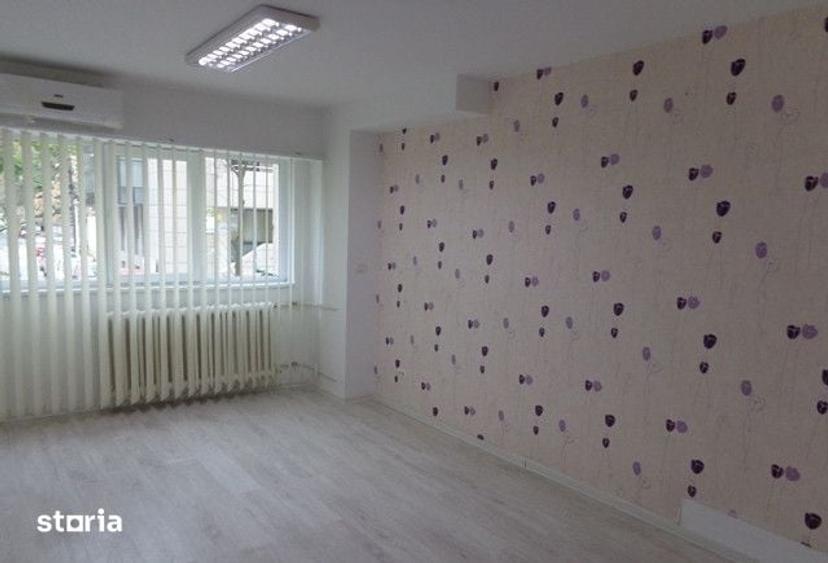 Apartament cu 3 camere decomandat în Centrul Civic