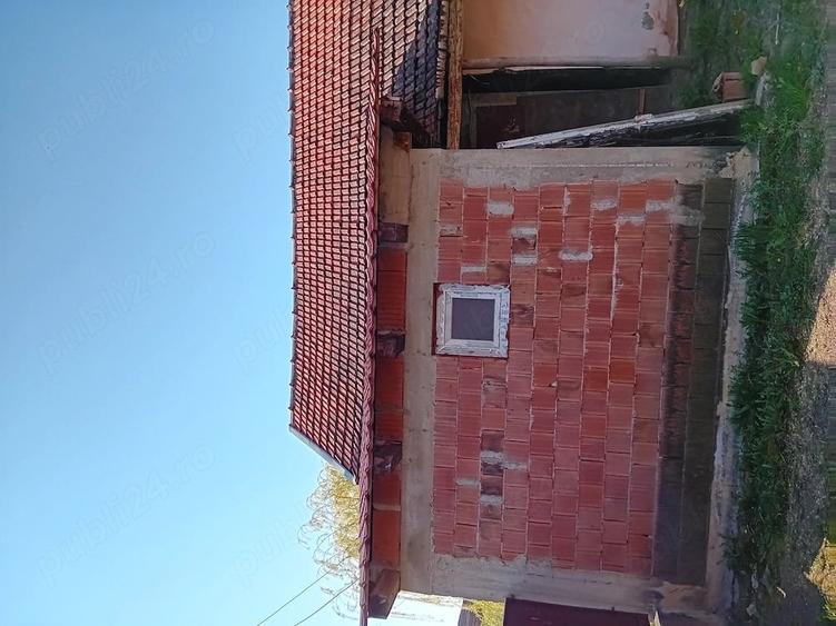 Casă cu Teren 564 Mp în Măureni