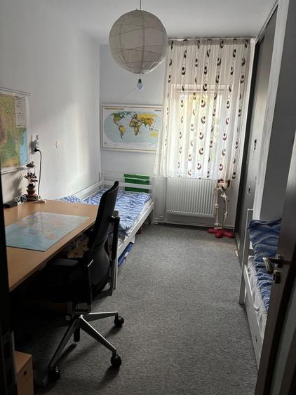 Apartament cu 3 camere decomandat în Chinteni