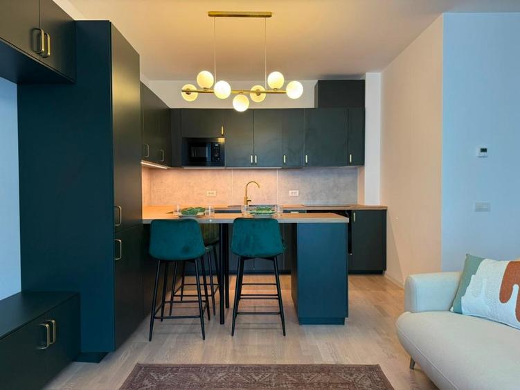 Apartament cu 3 camere semidecomandat în 23 August (Cațelul)
