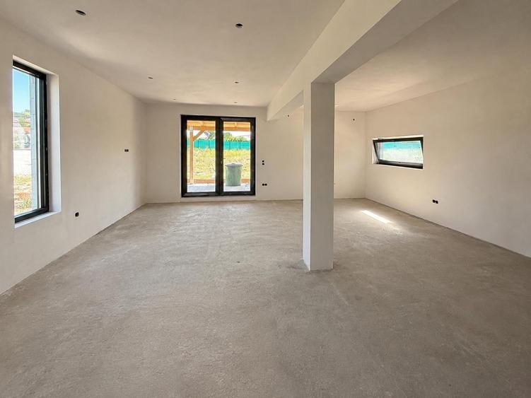 Casă individuală cu 4 camere cu Teren 550 Mp în Ciugud