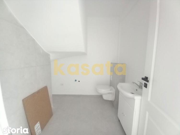 Casă cu 3 camere cu Canalizare în Central