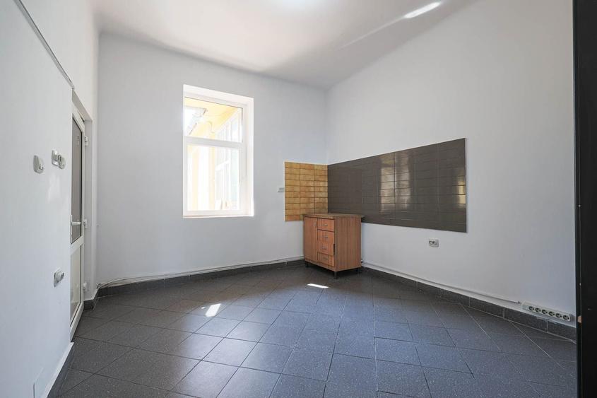 Spațiu comercial, de 42 mp, în Central