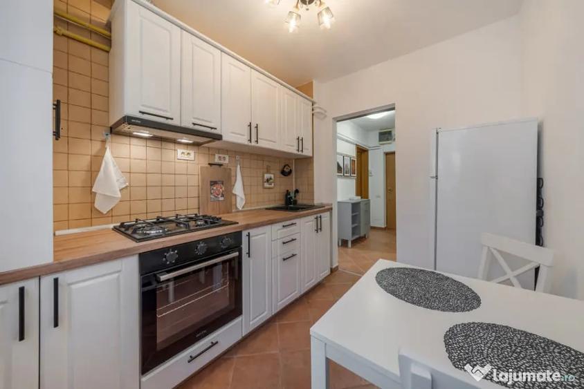 Apartament cu 3 camere semidecomandat în Nicolae Grigorescu