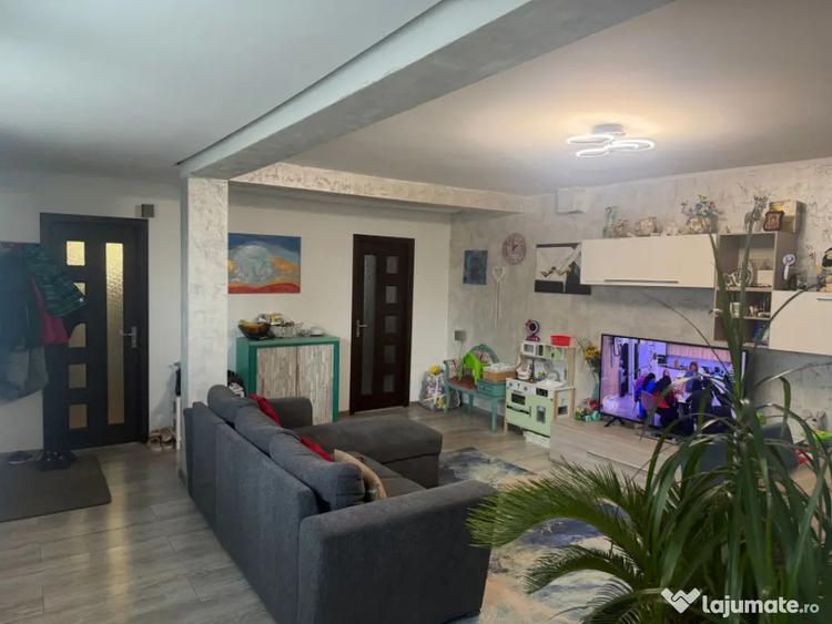 Casă cu 3 camere cu Teren 280 Mp în Central
