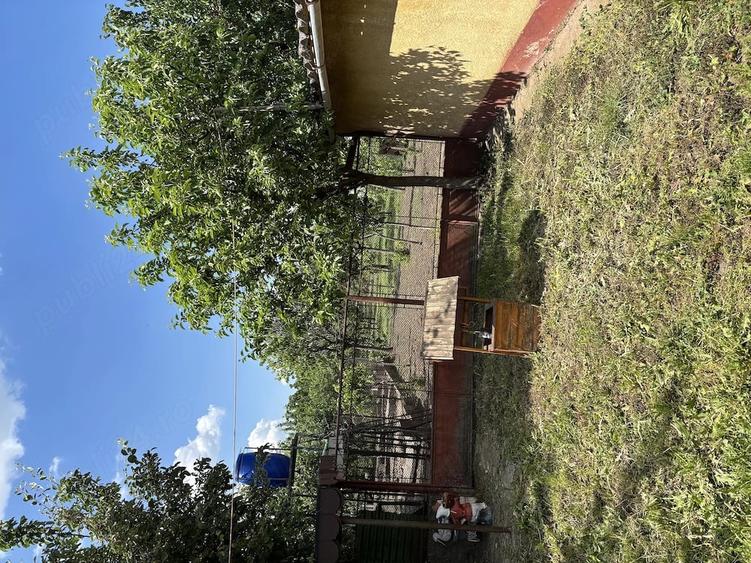 Casă cu Teren 1618 Mp în Central