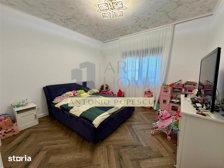 Casă cu 5 camere cu Teren 300 Mp în Târgșoru Vechi