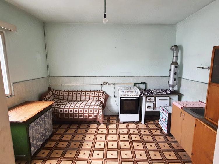 Casă cu 5 camere cu Teren 290 Mp în Republicii