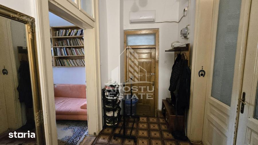 Casă cu 7 camere cu Teren 520 Mp în Elisabetin