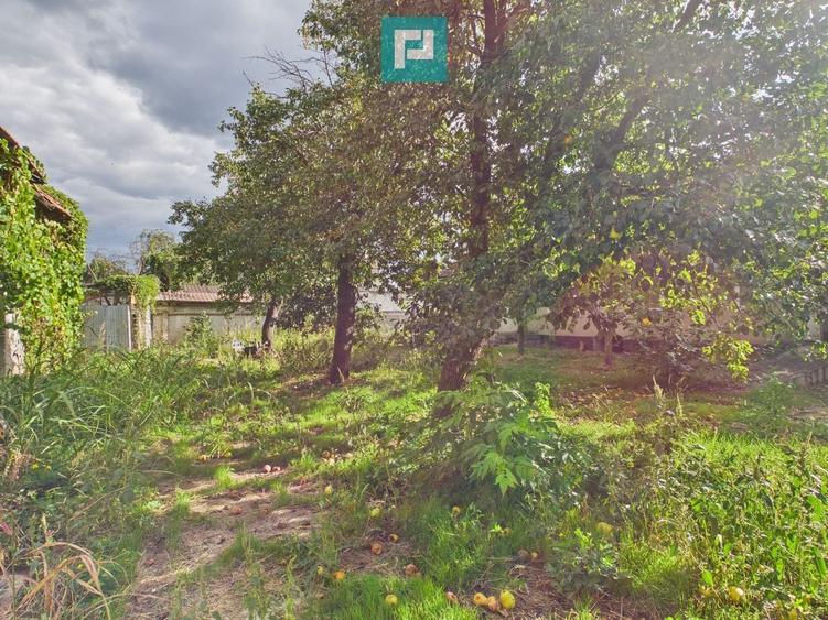 Casă individuală cu 8 camere cu Canalizare în Buteni