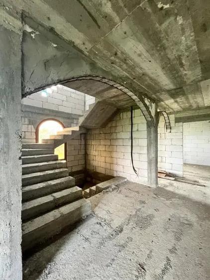 Casă cu Teren 1674 Mp în Frătăuții Vechi