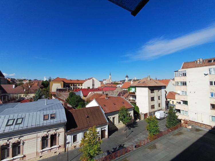 Închiriere apartament 2 camere cu garaj,  lângă Teatrul Național - 10