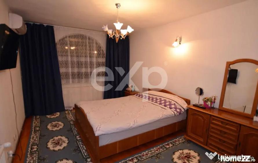 Casă cu 6 camere cu Teren 690 Mp în Găvana