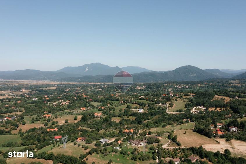 Teren de 3000 mp, în Bran
