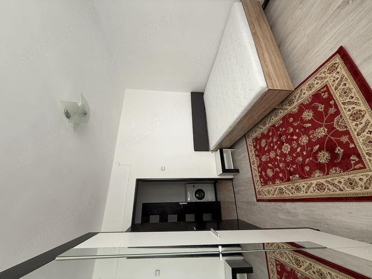 Apartament cu 2 camere semidecomandat în Podu Roș