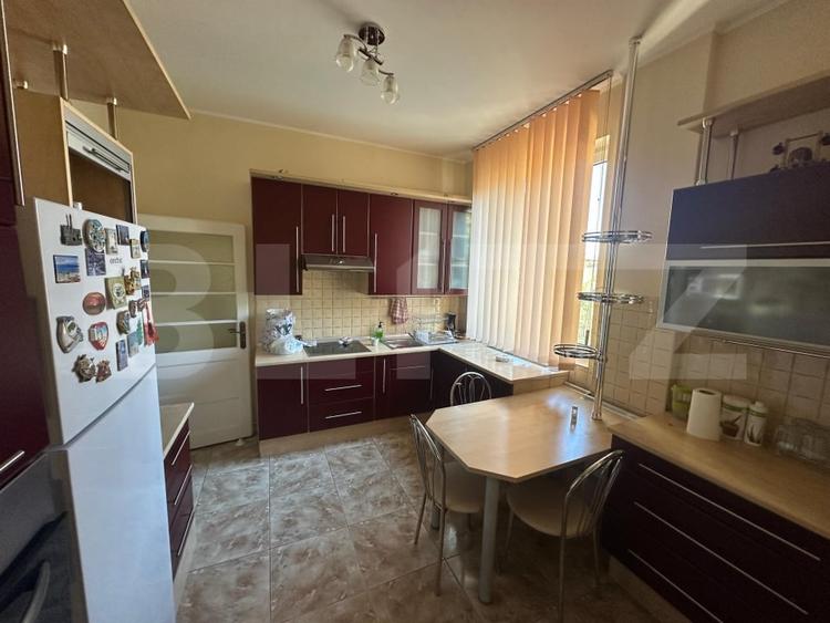 Apartament cu 3 camere decomandat, mobilat în Titulescu