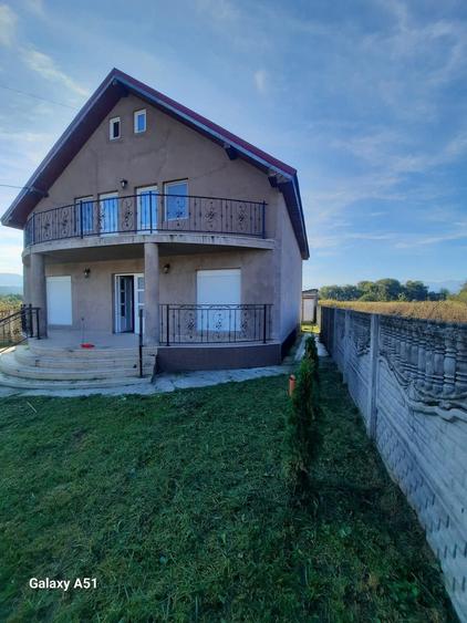 Casă cu 4 camere în Central