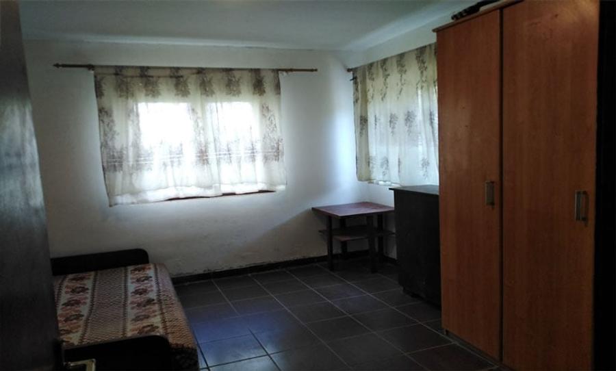 Casă individuală cu 5 camere cu Teren 409 Mp în Central