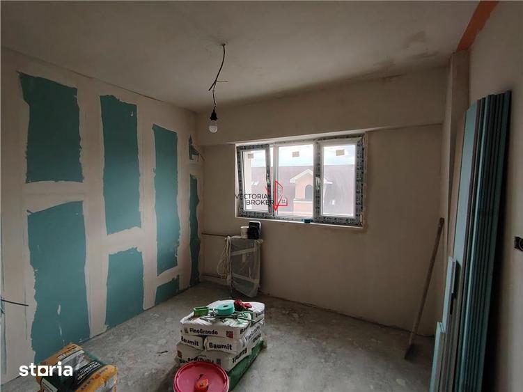 Apartament cu 4 camere decomandat în Obor