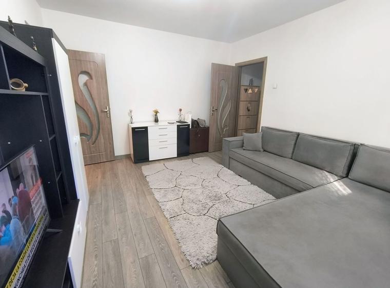 Apartament cu 2 camere semidecomandat, mobilat în Gara de Nord