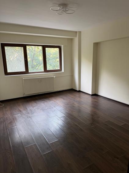 De Vanzare Apartament 4 Camere - Bld Uniri cu Fantani** - 1