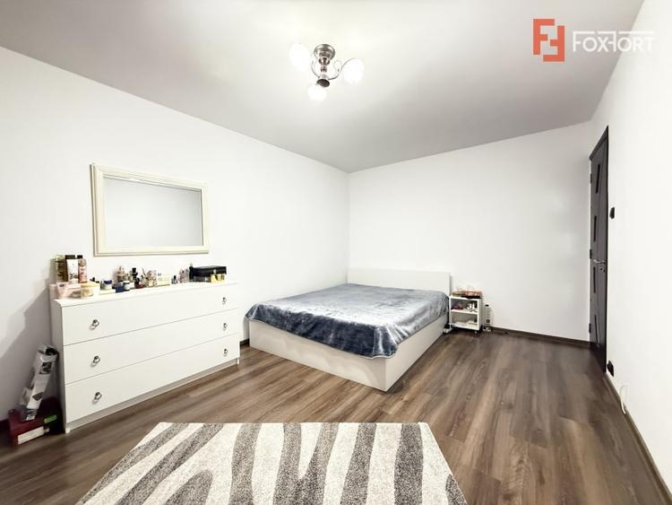 Apartament cu 3 camere decomandat în Lipovei