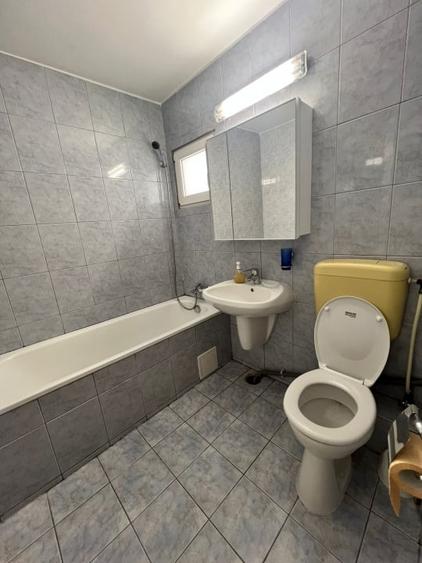 Apartament cu 3 camere decomandat, mobilat în Iancului