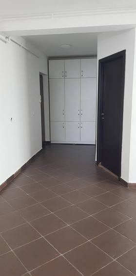 Apartament cu 3 camere în Florești