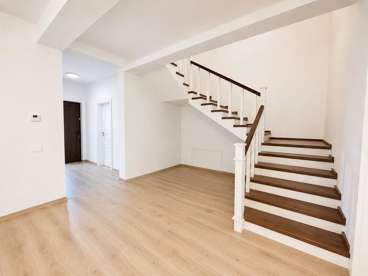 Duplex cu 5 camere cu Canalizare în Moșnița Nouă
