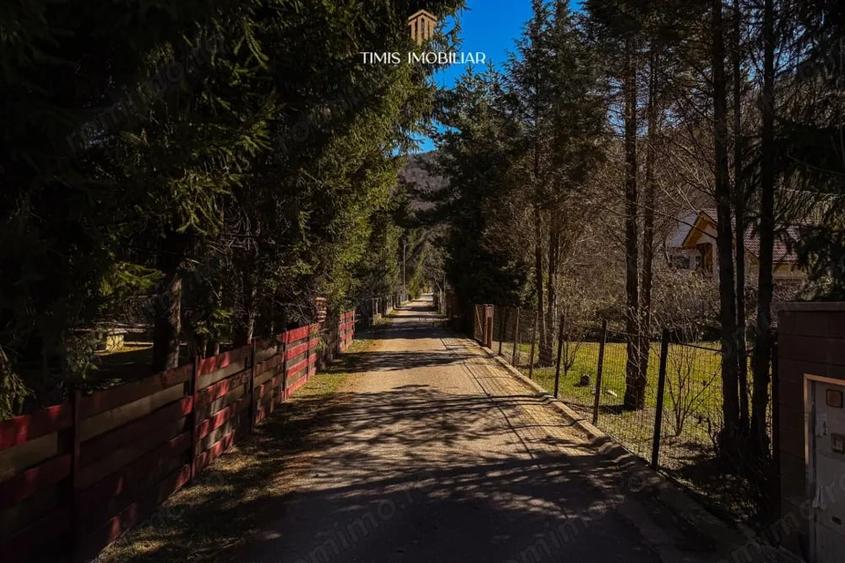 Teren de 738 mp, în Poiana